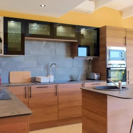 펜션 Bright House With Garden And Private Pool *