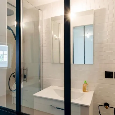 Bright House With Garden And Private Pool 올라이율스